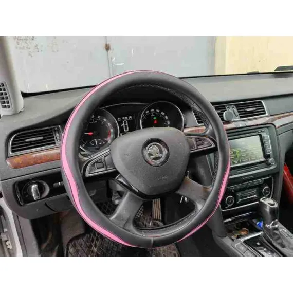 Műbőr kormányvédő 38cm fekete-pink (203-8P) AUTOLIFE